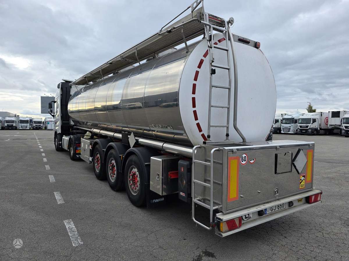Magyar, tanker