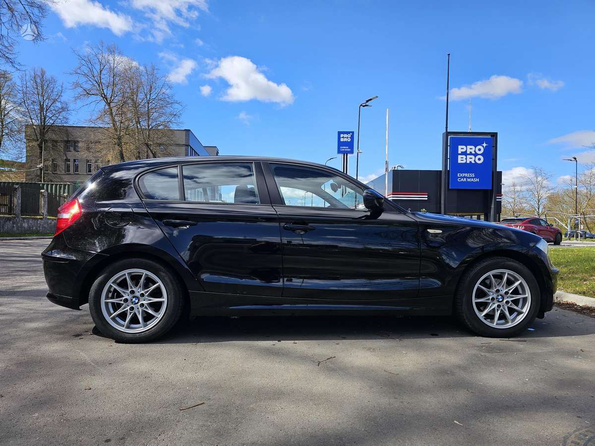 BMW 116, 2.0 l., hatchback