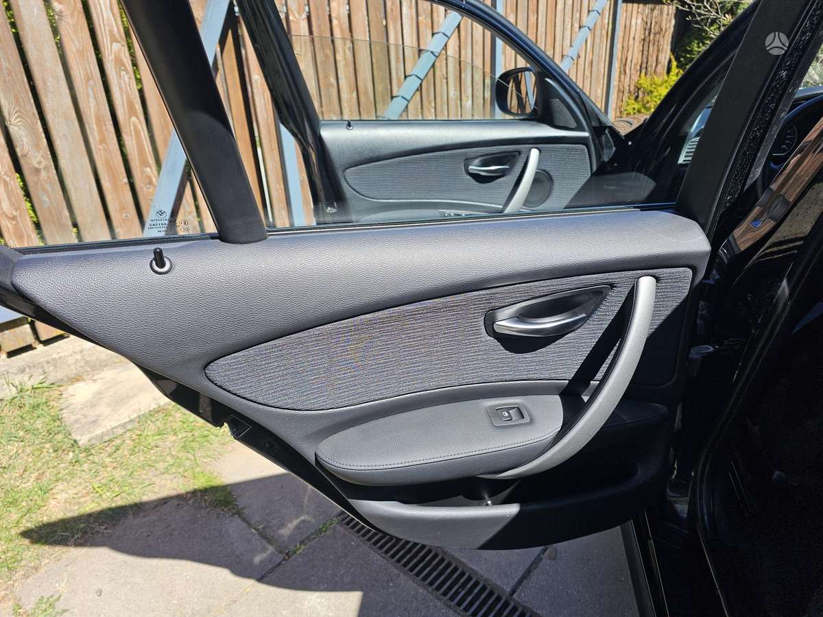 BMW 116, 2.0 l., hatchback