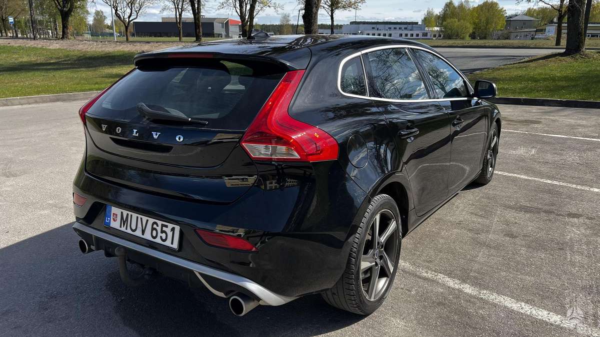 Volvo V40, 2.0 l., hatchback