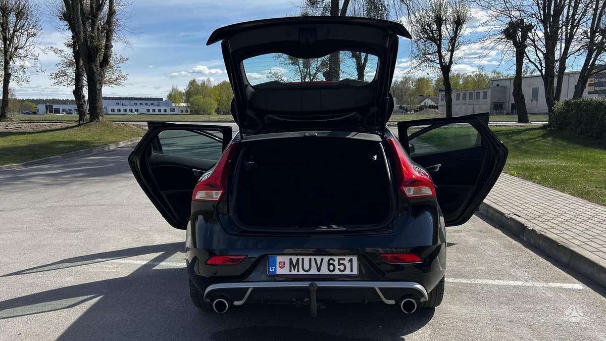 Volvo V40, 2.0 l., hatchback
