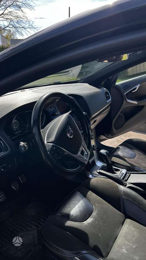 Volvo V40, 2.0 l., Хэтчбек
