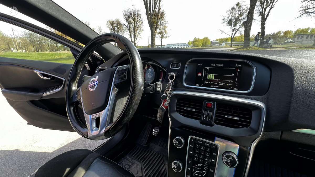 Volvo V40, 2.0 l., Хэтчбек