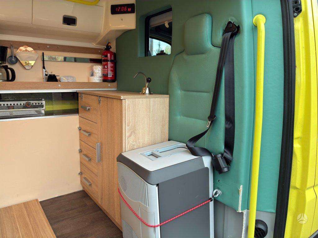 Mercedes-Benz 906, campers