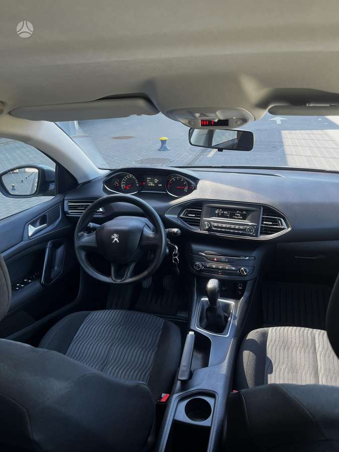 Peugeot 308, 1.2 l., hatchback