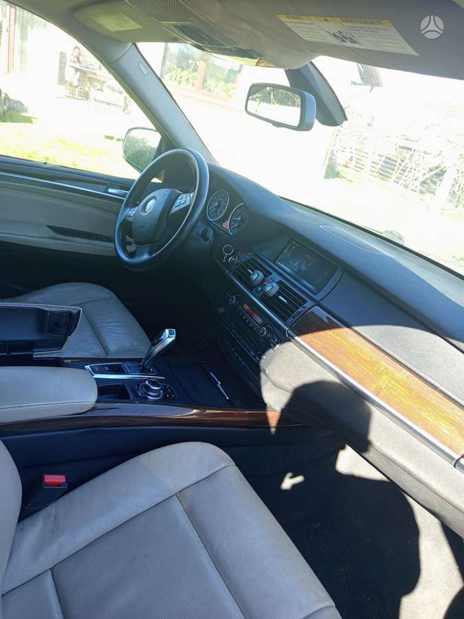 BMW X5, 3.0 l., off-road / crossover