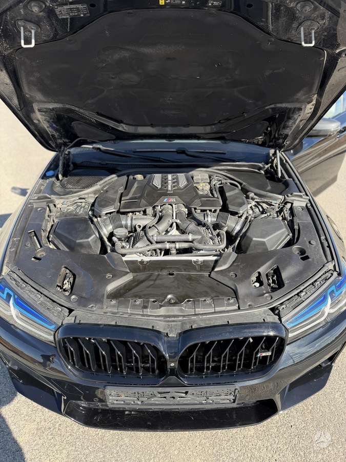 BMW M5, 4.4 l., Седан