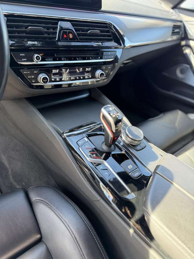 BMW M5, 4.4 l., Седан