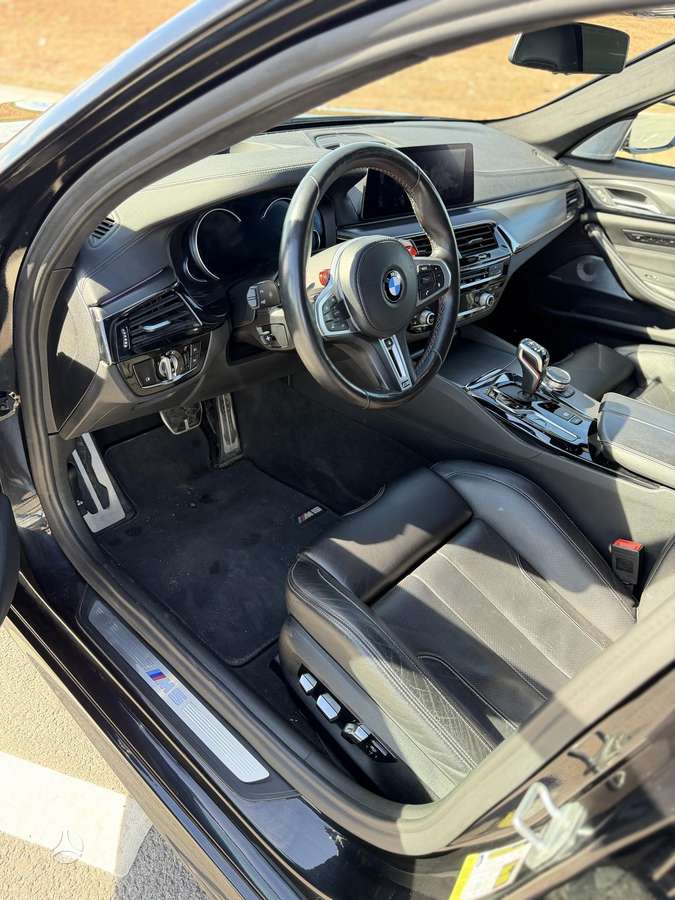 BMW M5, 4.4 l., Седан