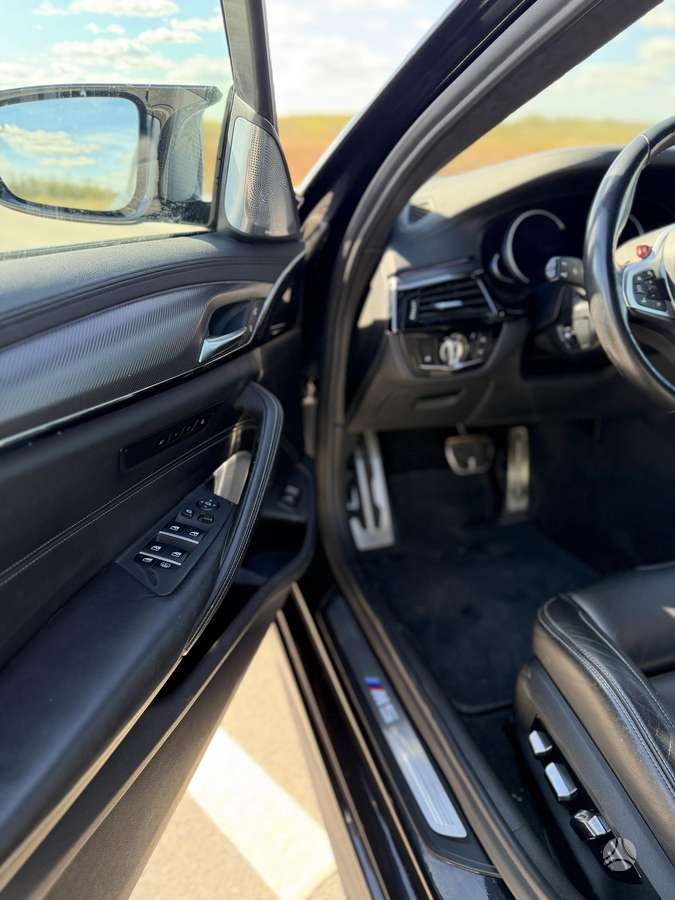 BMW M5, 4.4 l., Седан