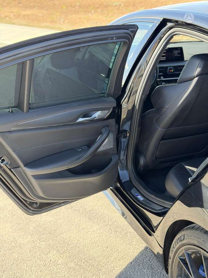 BMW M5, 4.4 l., Седан