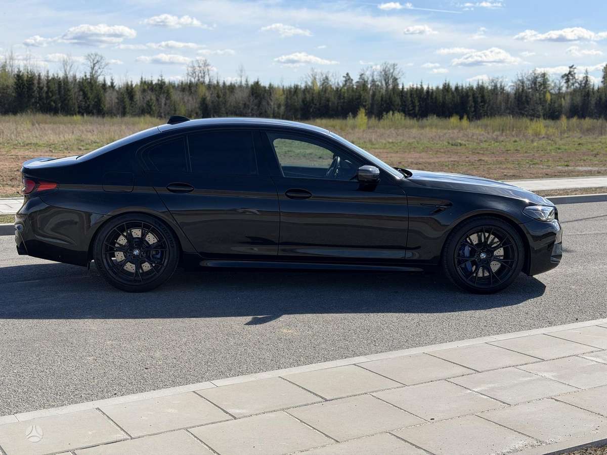 BMW M5, 4.4 l., Седан