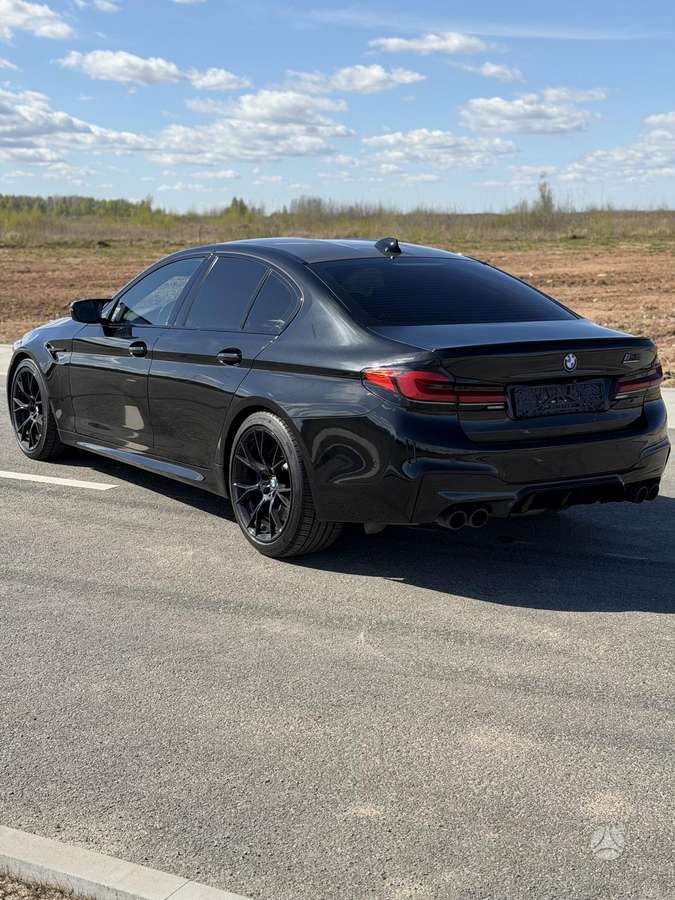 BMW M5, 4.4 l., Седан