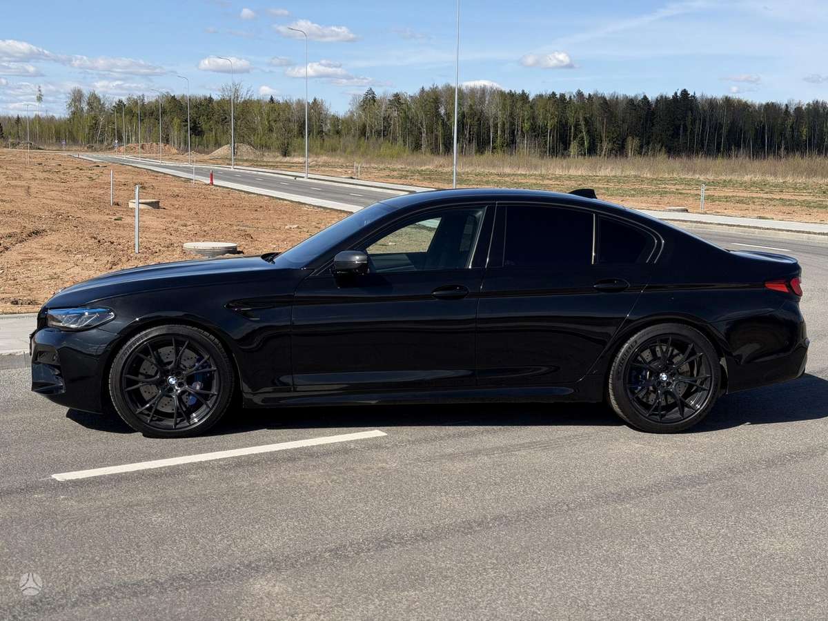 BMW M5, 4.4 l., Седан