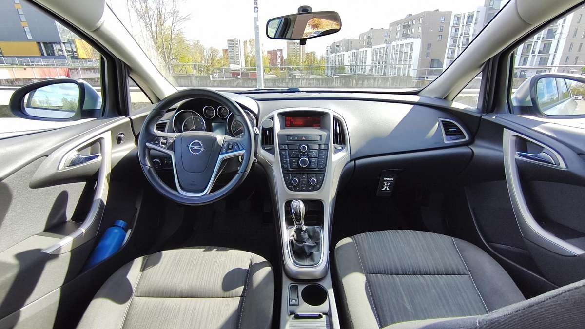 Opel Astra, 1.4 l., hatchback