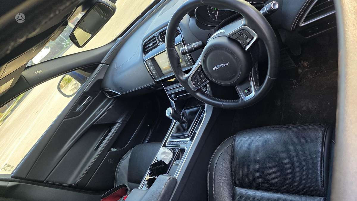 Jaguar XE rezerves daļās. 204dtd