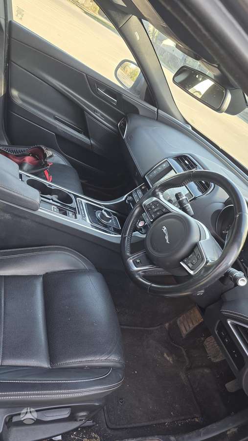 Jaguar XE, 2.0 l., Седан