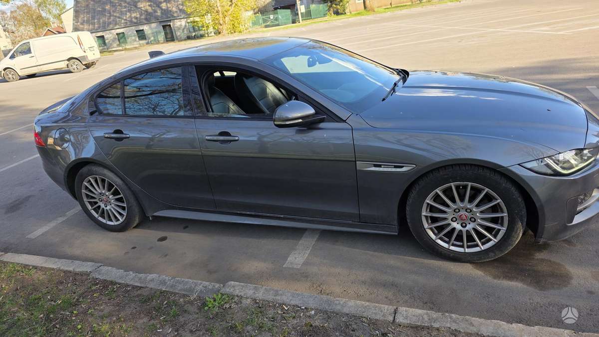 Jaguar XE по частям. 204dtd