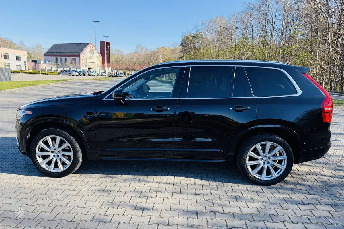 Volvo XC90, 2.0 l., off-road / crossover