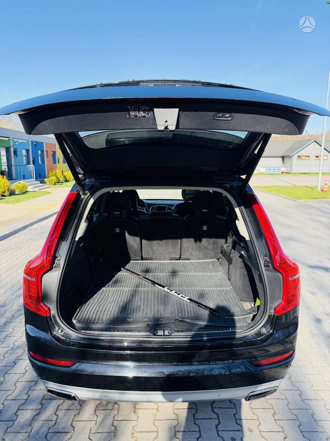 Volvo XC90, 2.0 l., off-road / crossover