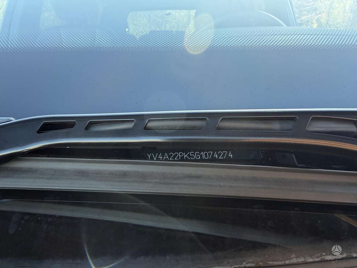 Volvo XC90, 2.0 l., off-road / crossover