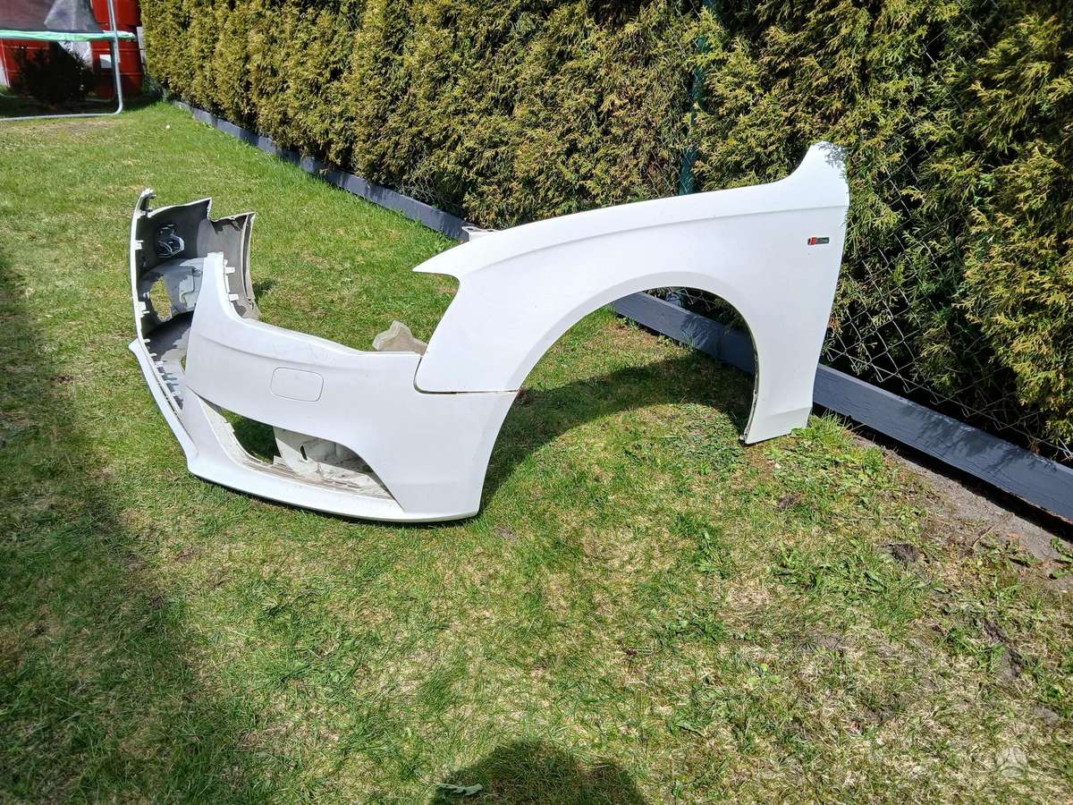 Audi A4 fenders