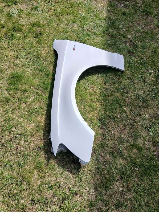 Audi A4 spārni