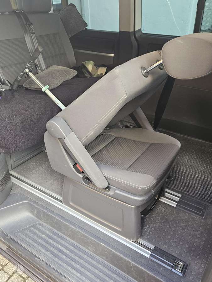 Volkswagen Multivan, 2.0 l., passenger minibus