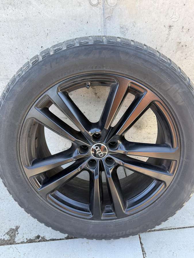 Audi Q7, lengvojo lydinio, R20