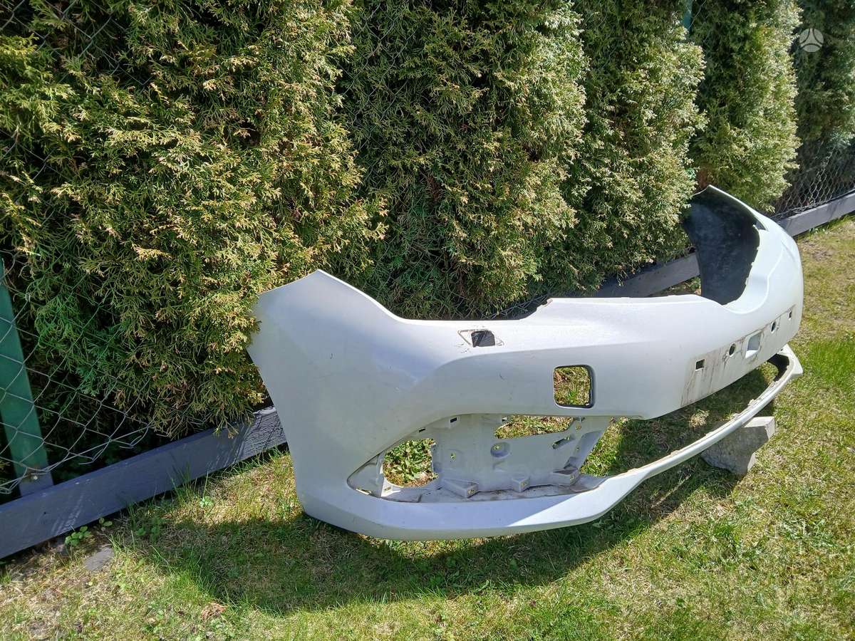 Toyota Auris bumpers