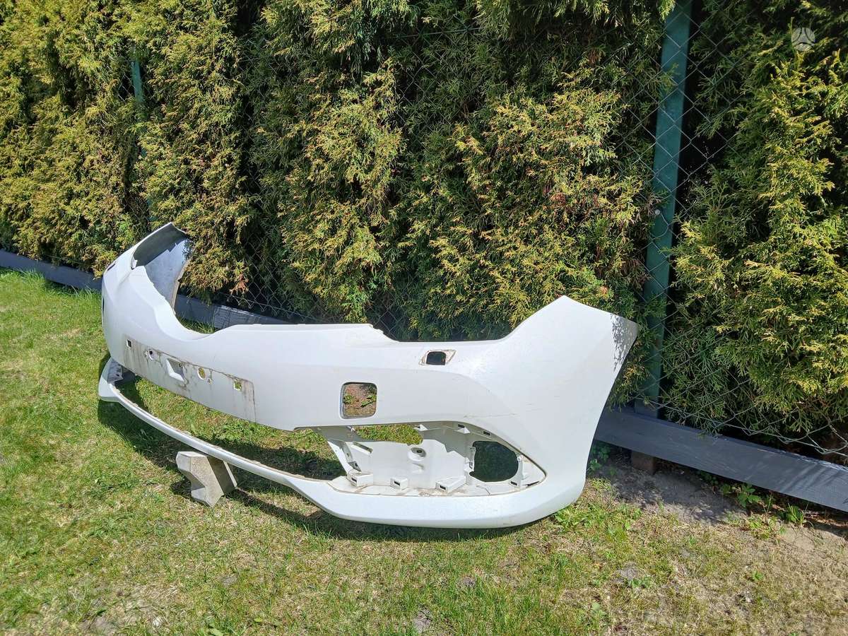 Toyota Auris bumpers