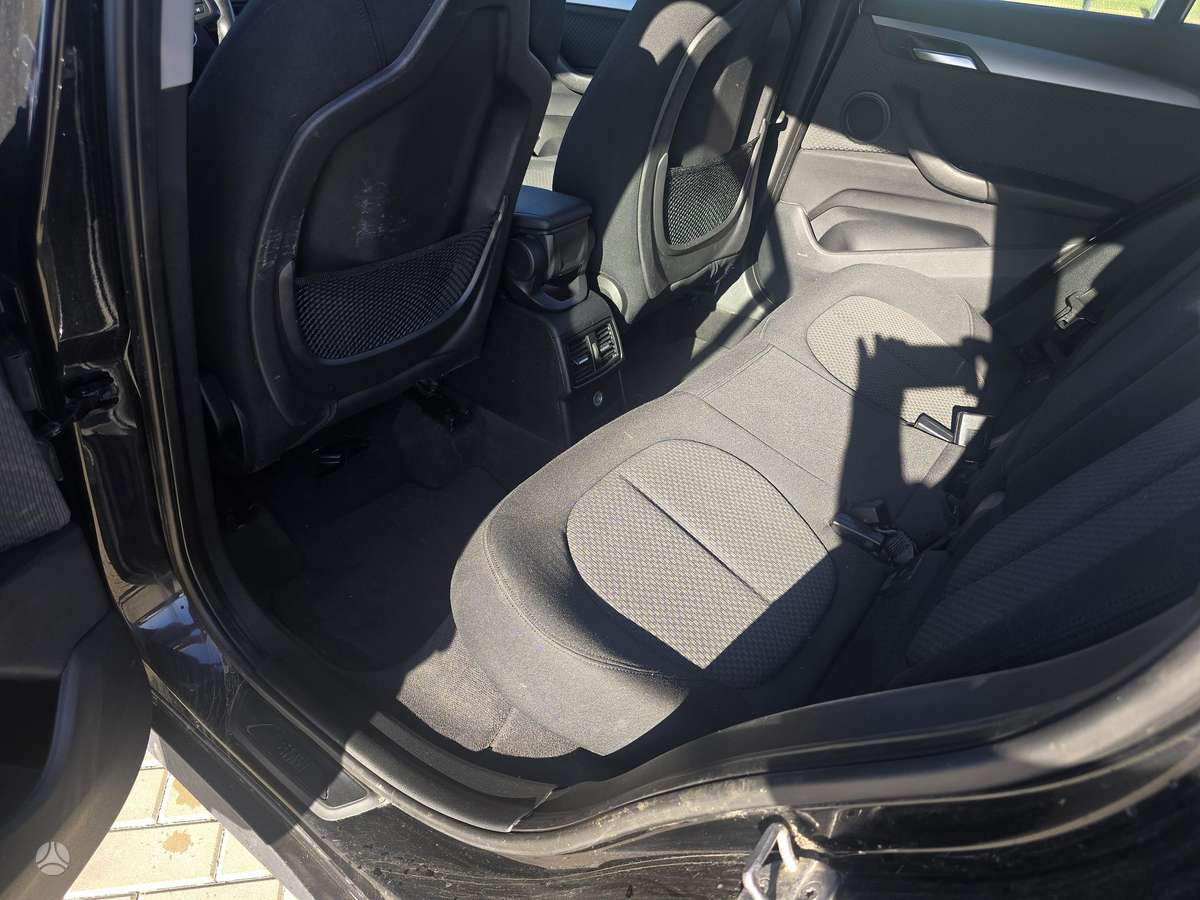 BMW X1, 2.0 l., hatchback