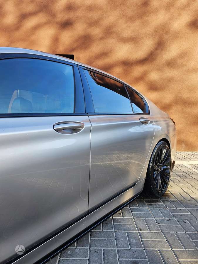 BMW 740, 3.0 l., Седан