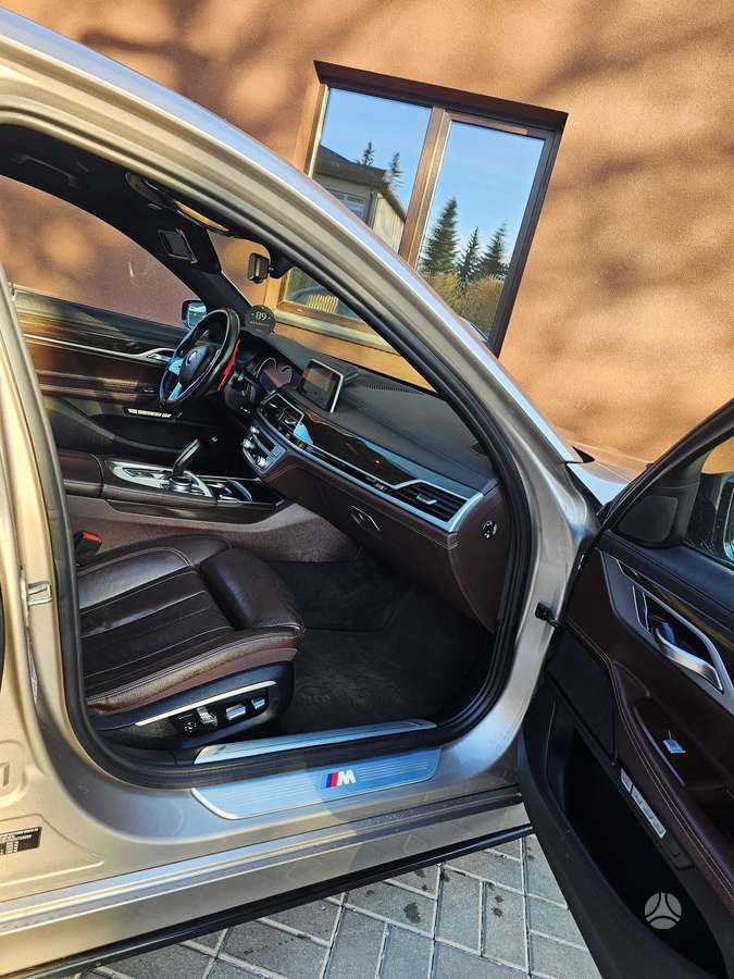 BMW 740, 3.0 l., Седан