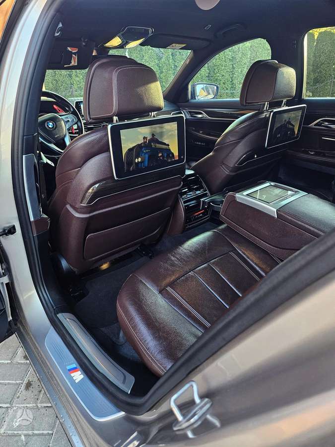 BMW 740, 3.0 l., Седан