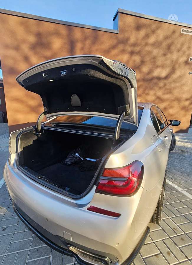 BMW 740, 3.0 l., Седан