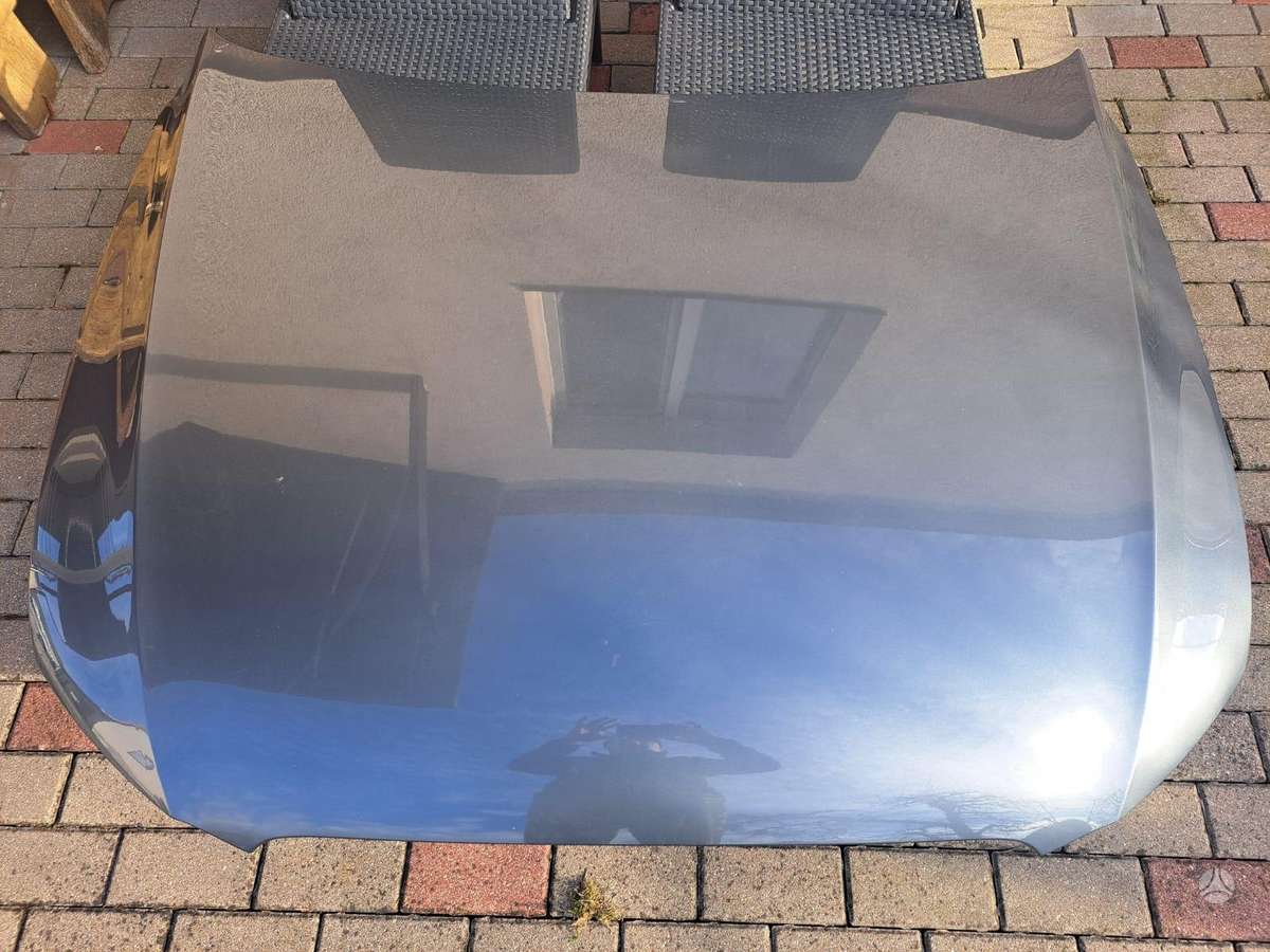 Audi Q5 hood (front, rear)