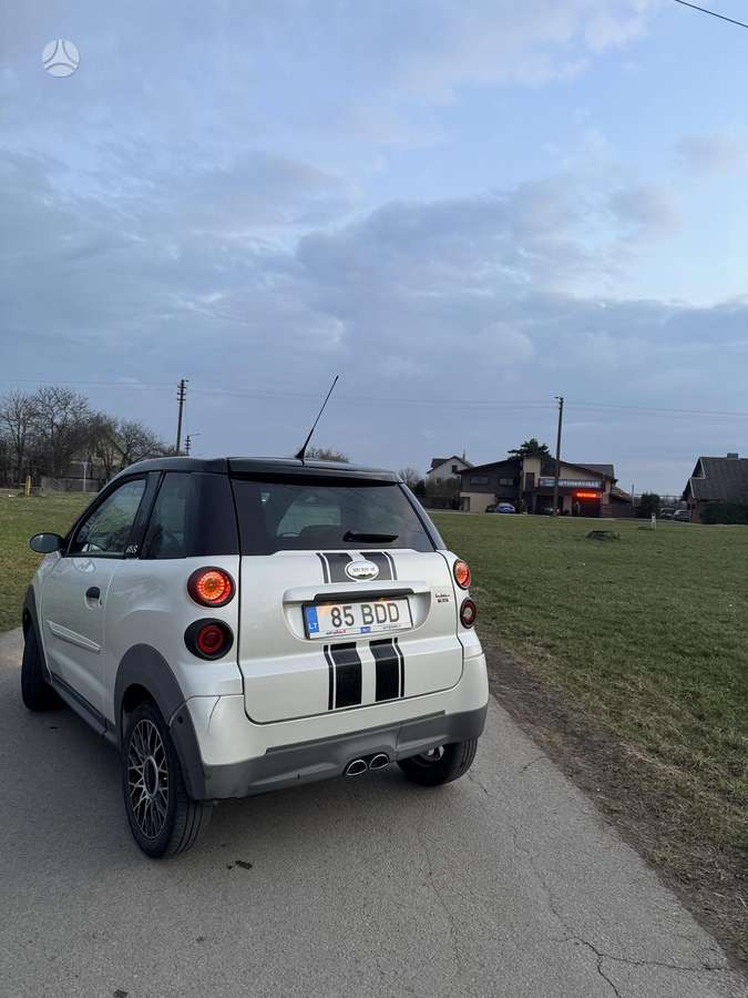 Microcar M8, hečbeks