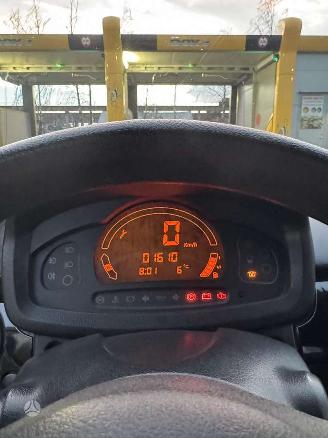 Microcar M8, Хэтчбек