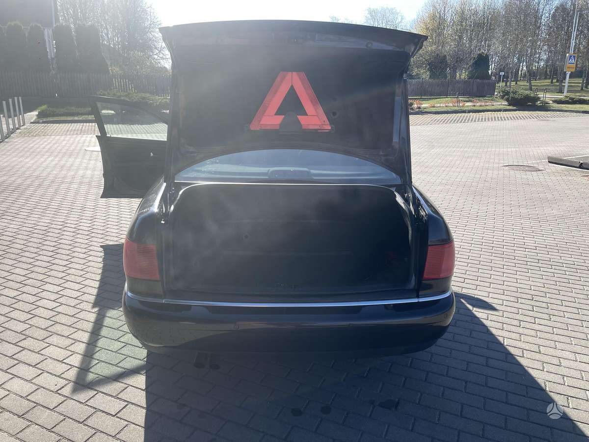 Audi A8, 2.8 l., Лимузин