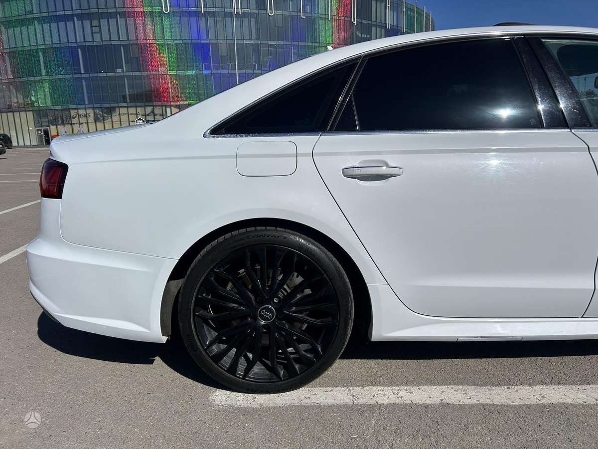 Audi A6, 2.0 l., Седан