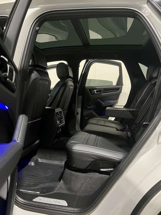 Porsche Cayenne - 9