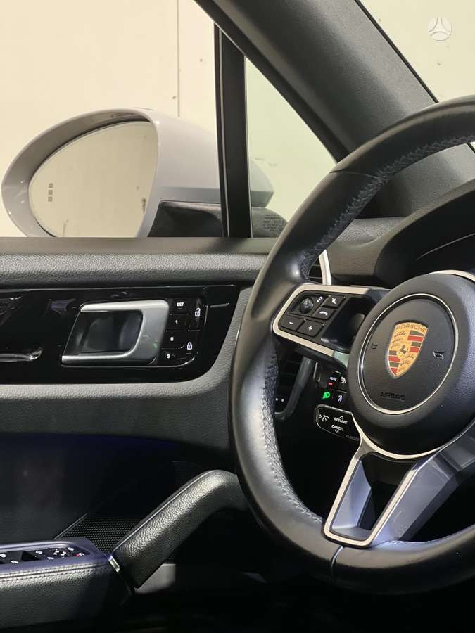 Porsche Cayenne - 6