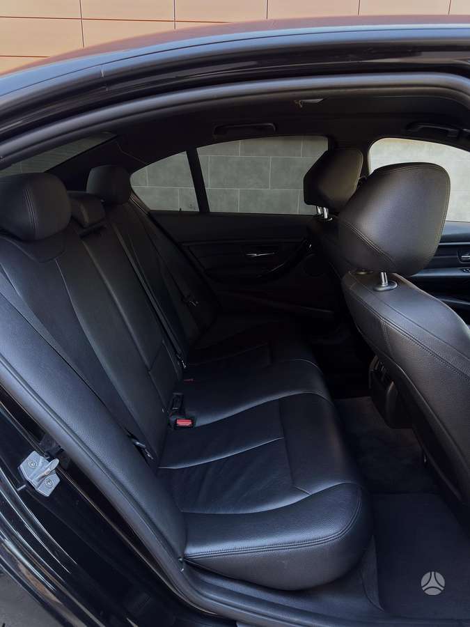 BMW 318, 2.0 l., Седан