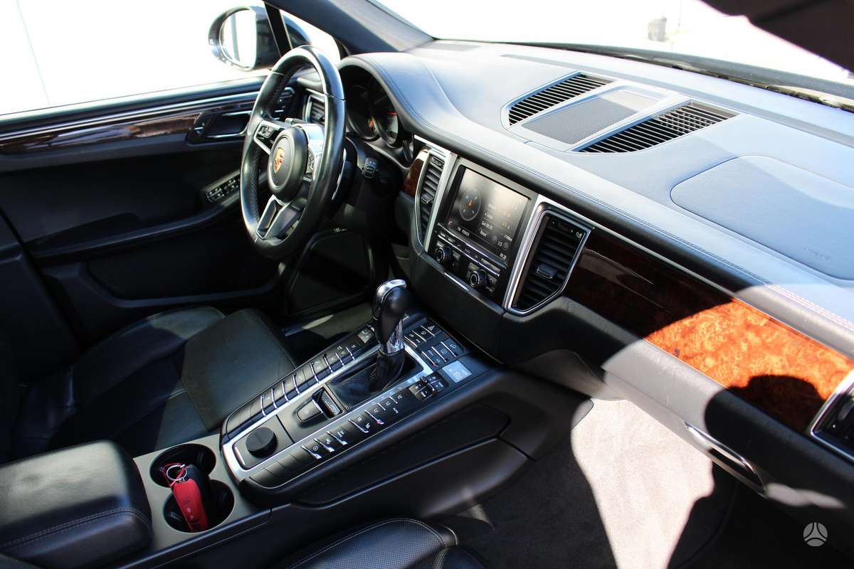 Porsche Macan - 11
