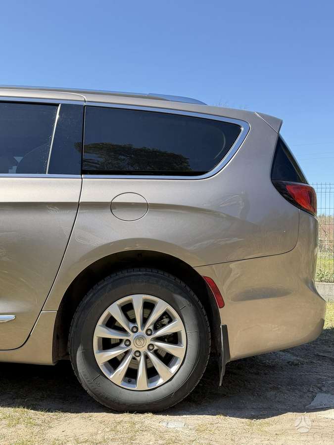 Chrysler Pacifica, 3.6 l., Минивэн