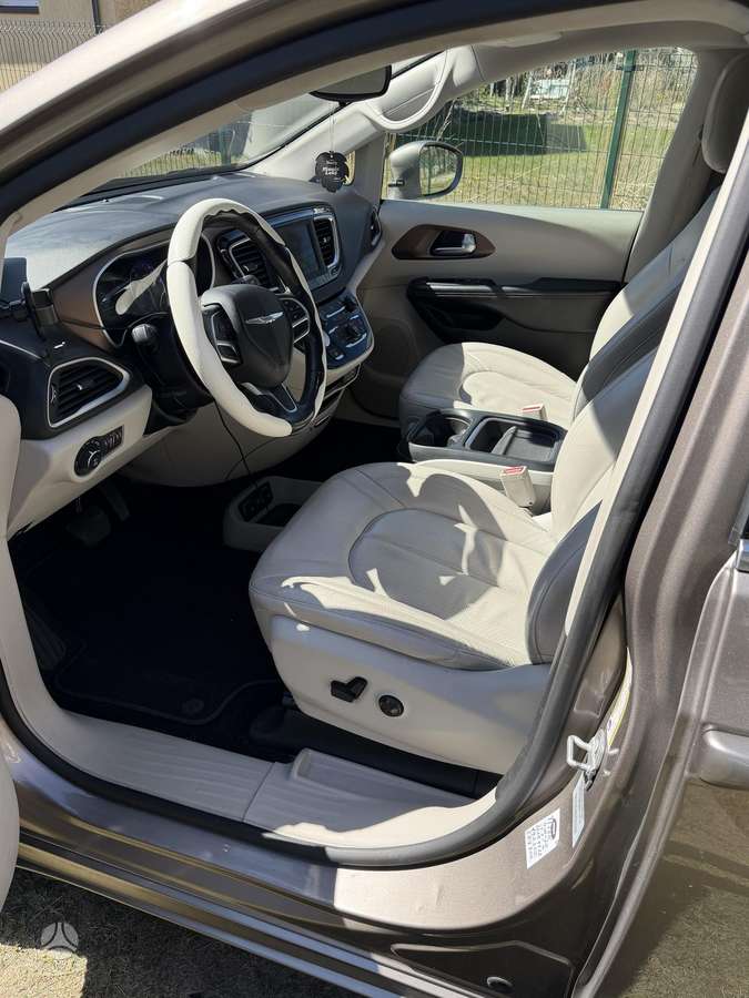 Chrysler Pacifica, 3.6 l., Минивэн