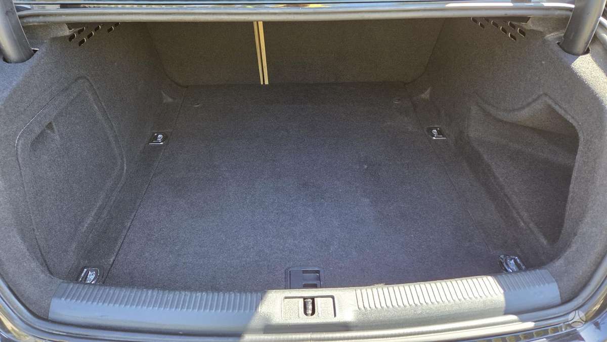 Audi A4, 2.0 l., sedanas