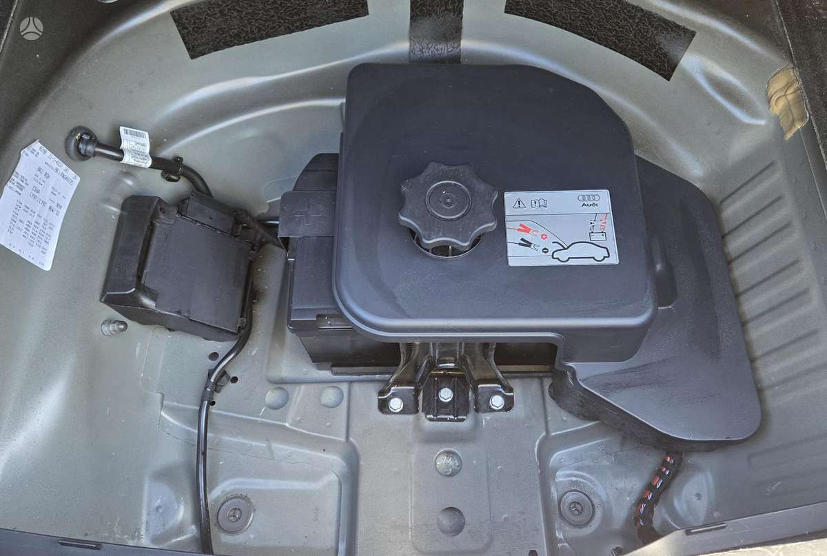 Audi A4, 2.0 l., sedanas