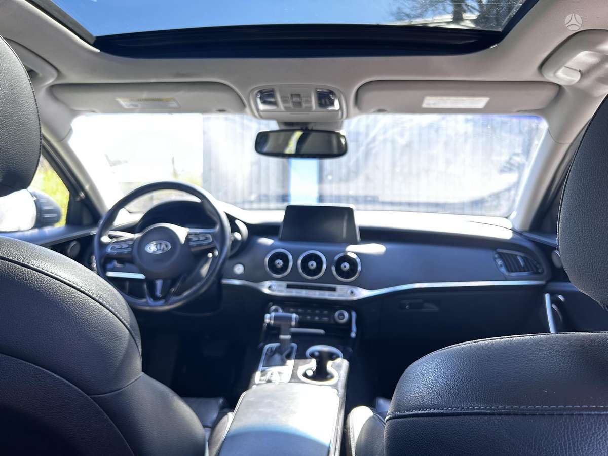 Kia Stinger, 2.0 l., Седан